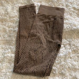 Lele Active Dunes Slitherin Leggings